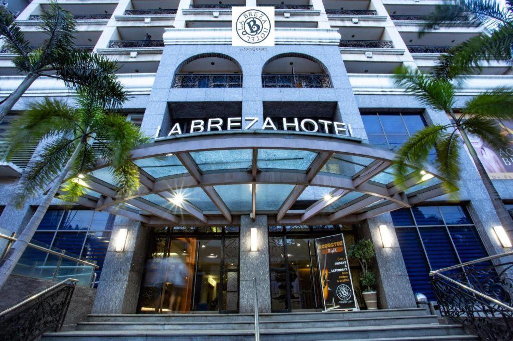 La Breza Hotel Кесон-Сити Экстерьер фото