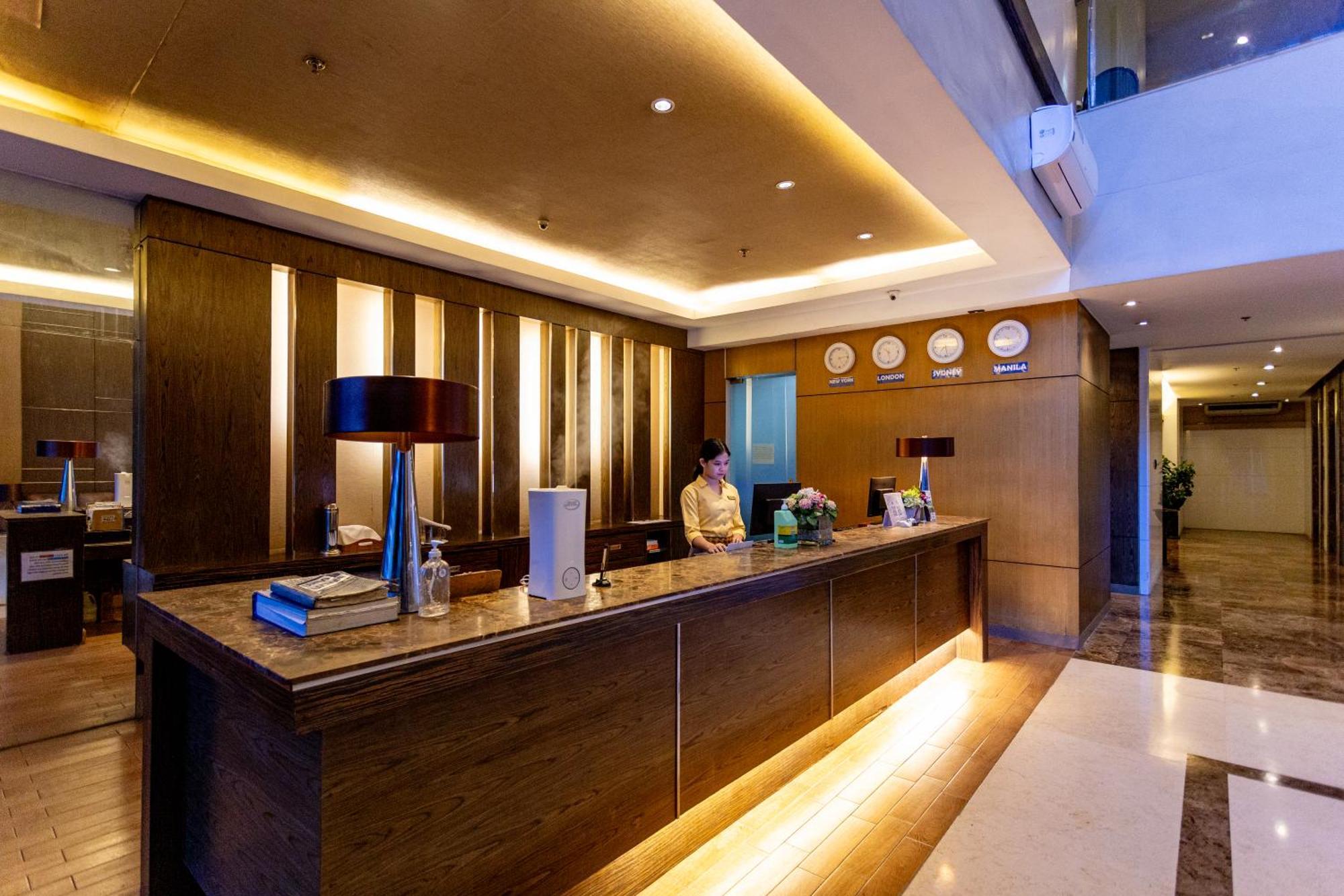La Breza Hotel Кесон-Сити Экстерьер фото
