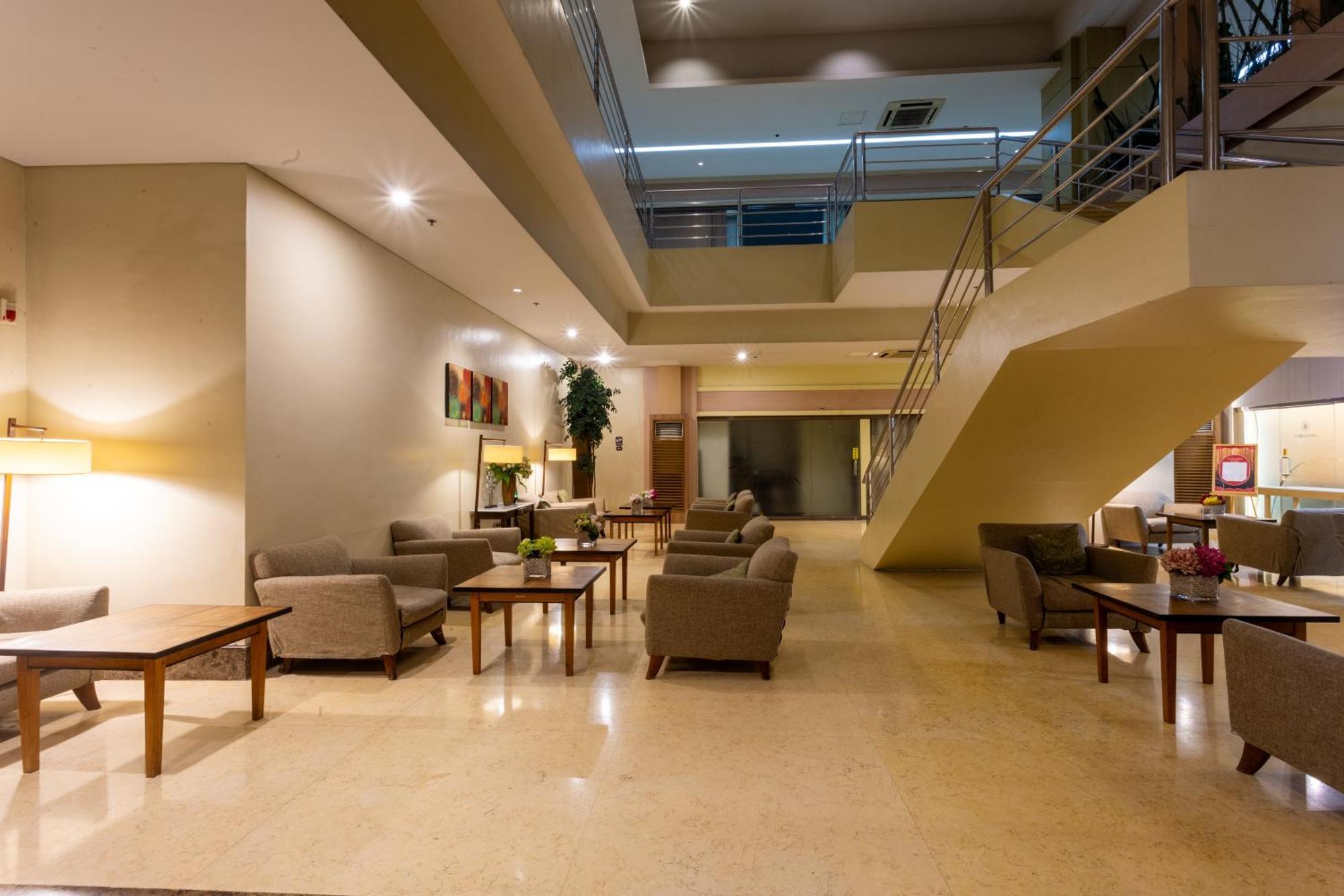 La Breza Hotel Кесон-Сити Экстерьер фото