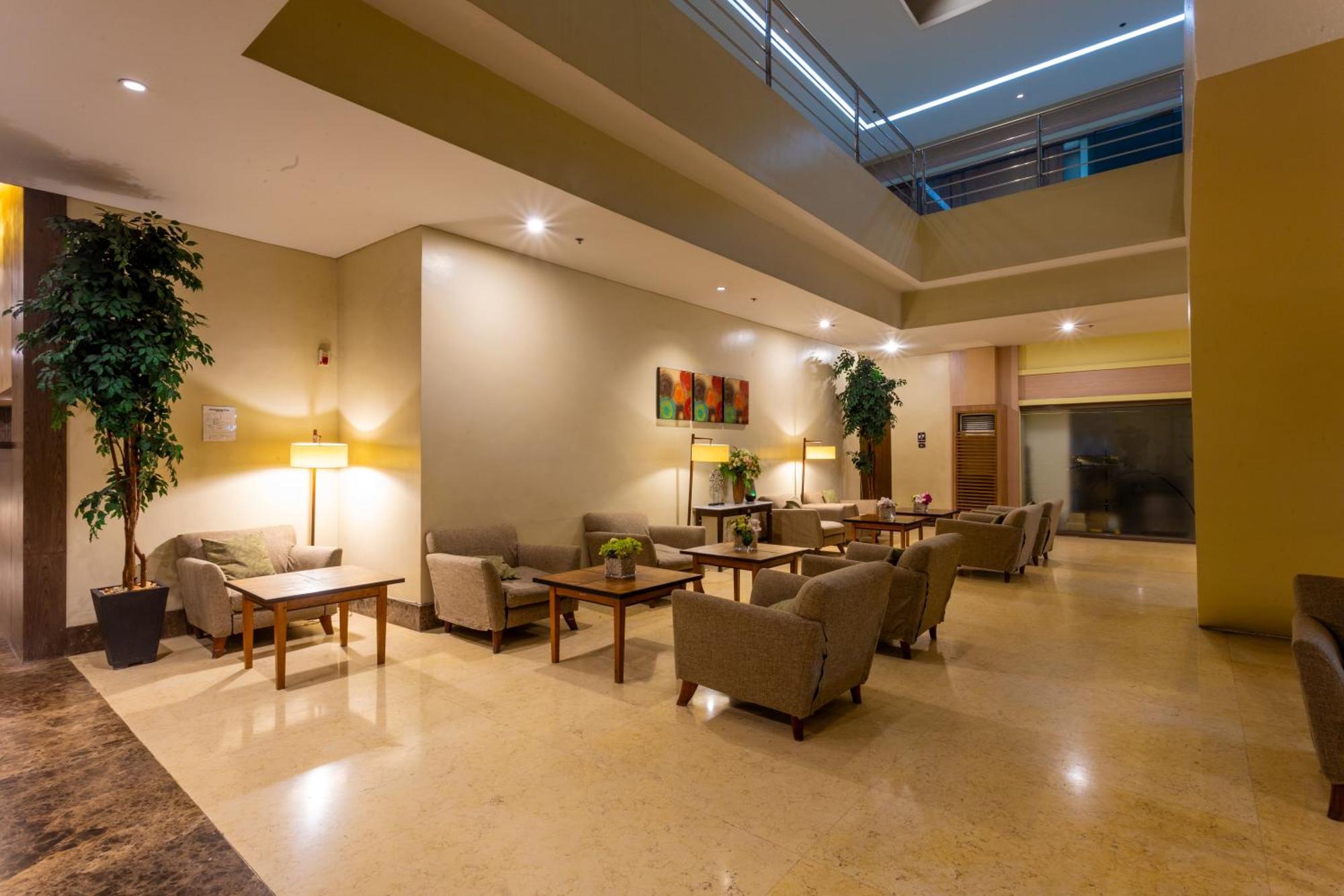 La Breza Hotel Кесон-Сити Экстерьер фото