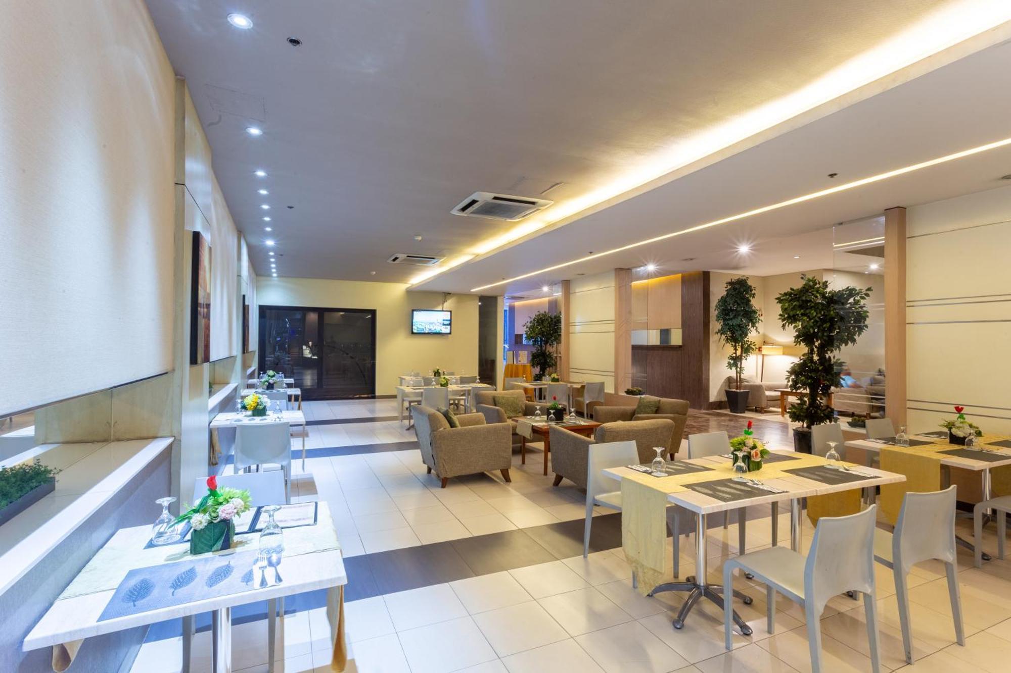 La Breza Hotel Кесон-Сити Экстерьер фото