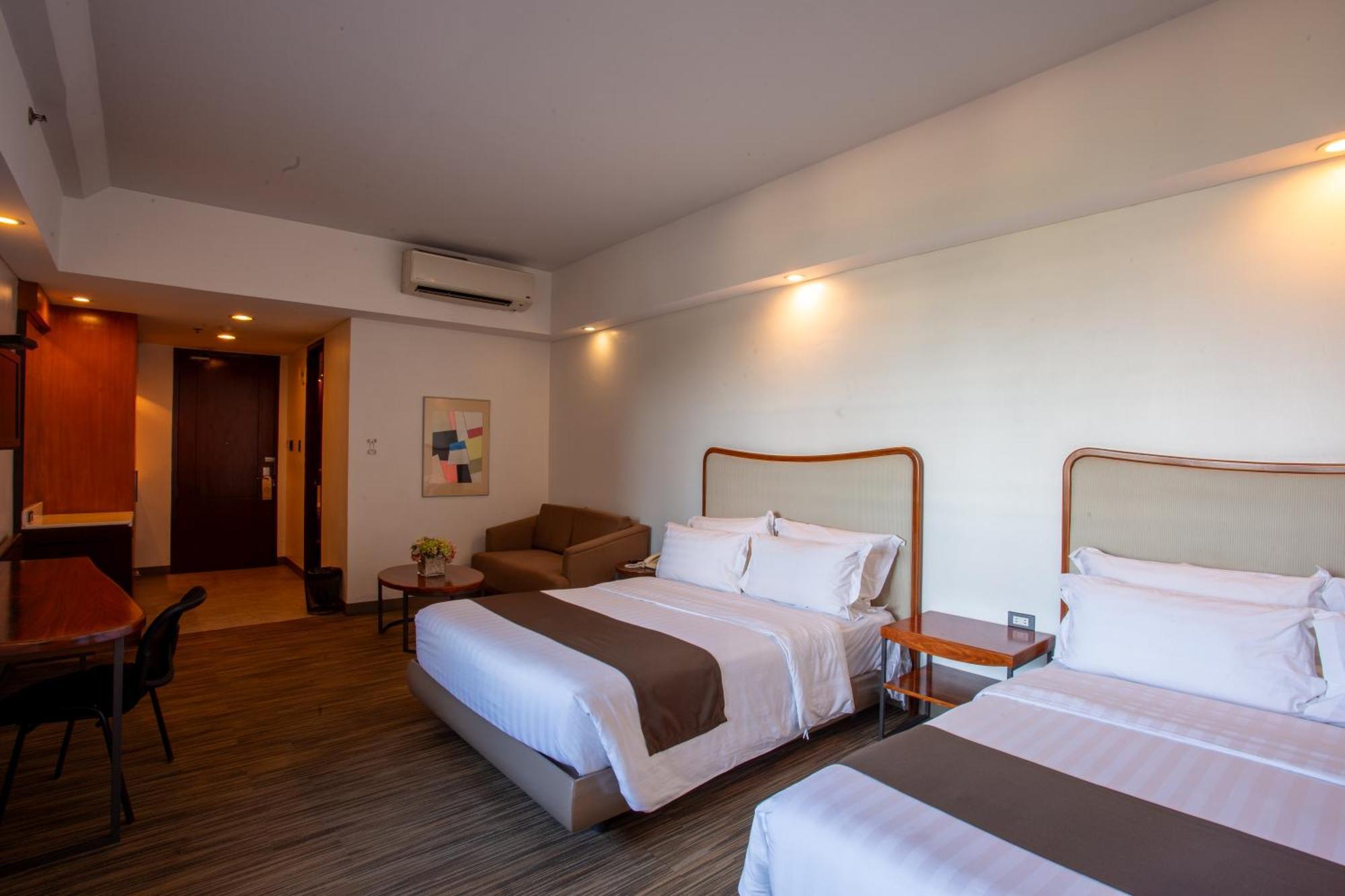 La Breza Hotel Кесон-Сити Экстерьер фото