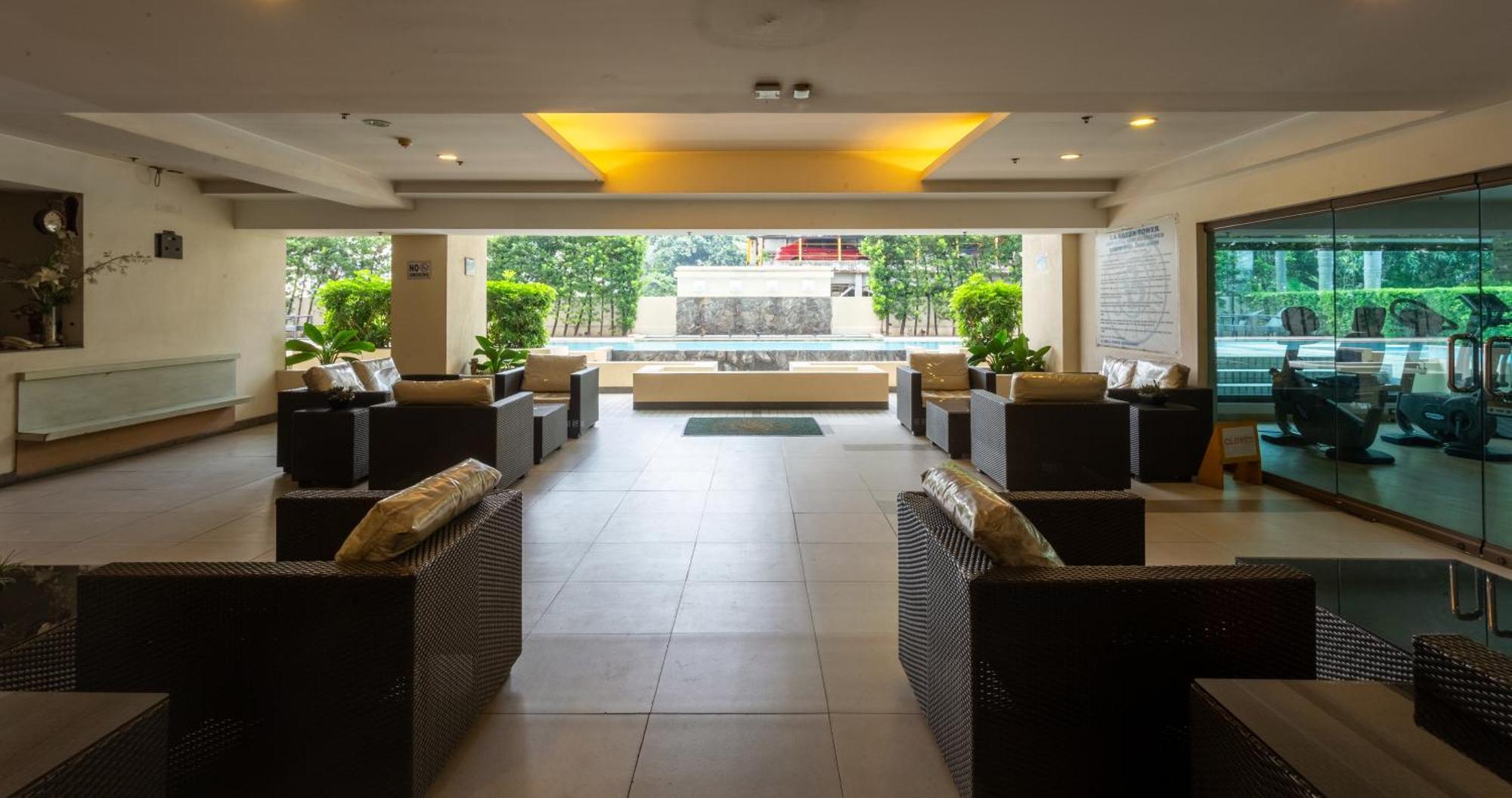 La Breza Hotel Кесон-Сити Экстерьер фото