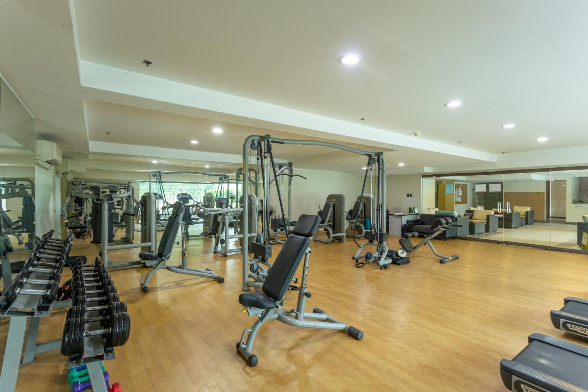 La Breza Hotel Кесон-Сити Экстерьер фото